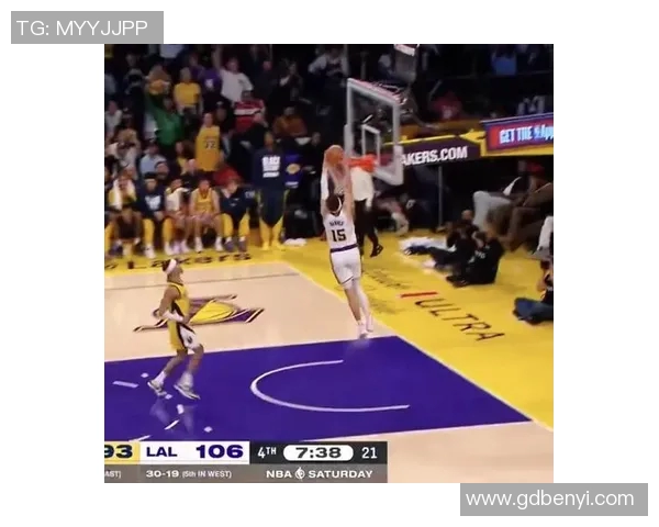 里夫斯45+7+7得分生涯新高 湖人主场击败步行者