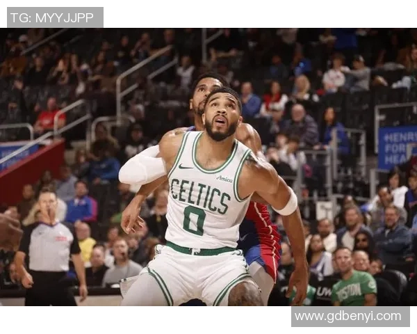 塔图姆37分布朗24+10 凯尔特人险胜活塞开季三连胜