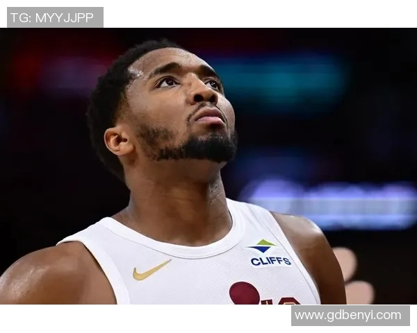 主导逆转！米切尔21中10砍下30分&末节独拿14分